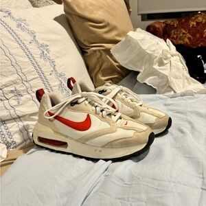 Nike air max dawn women’s sneakers size 6.5